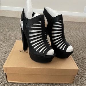 5inch black strappy heels